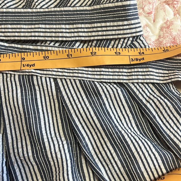 EUC WHBM  Blue & White Seersucker Dress Size 2 with pockets - Picture 14 of 14